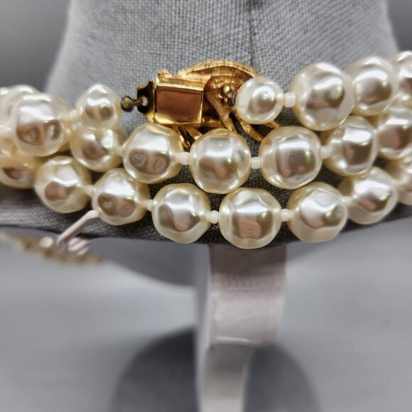 Stunning Vintage Estate Large Faux Pearl approx 1cm Necklace Ornate Clasp 58" - Picture 3 of 3